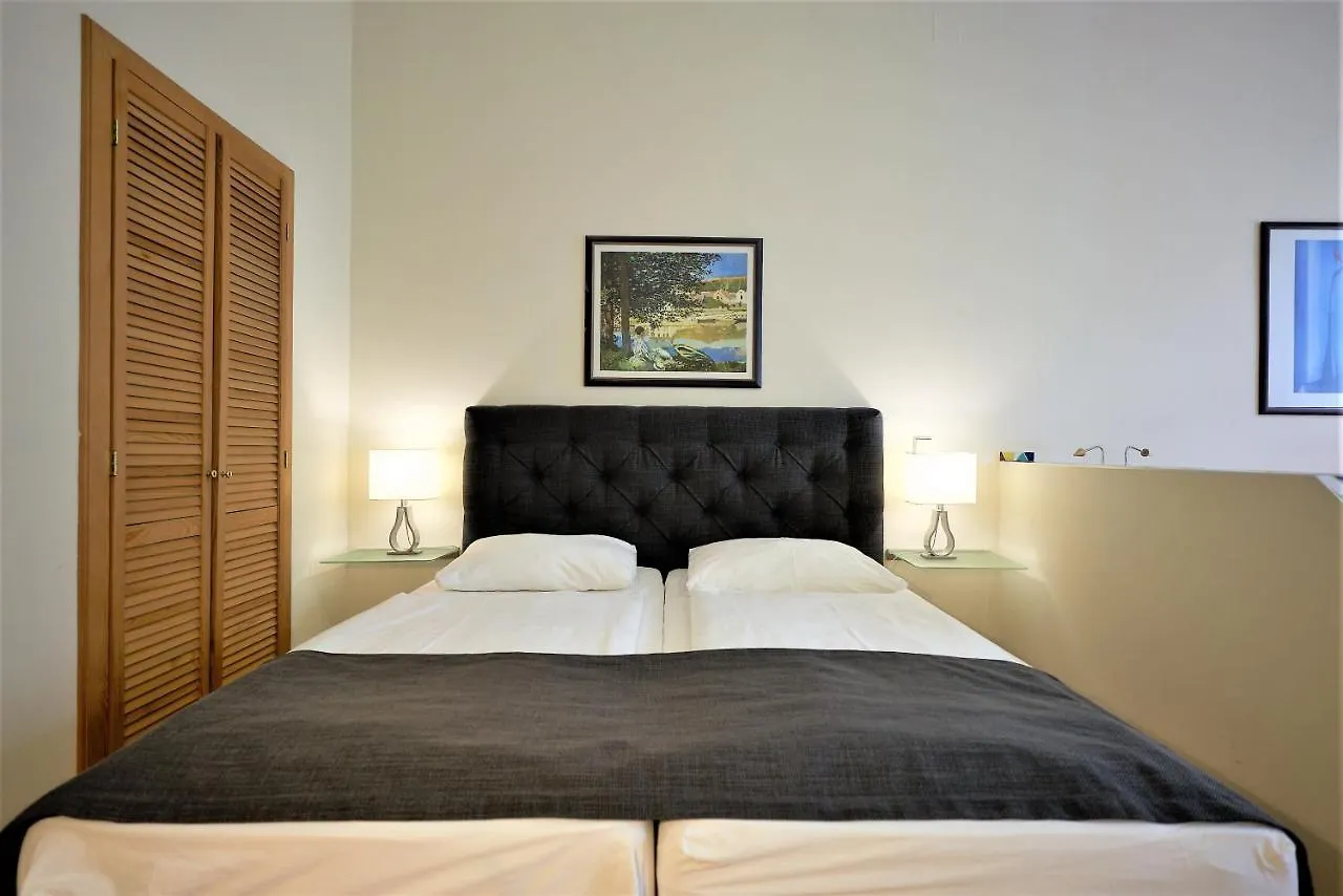 Apartments Deutschmeister Vienna 0*,