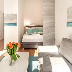Daire Luxurious And Bright, 5 Min To City Center, Viyana